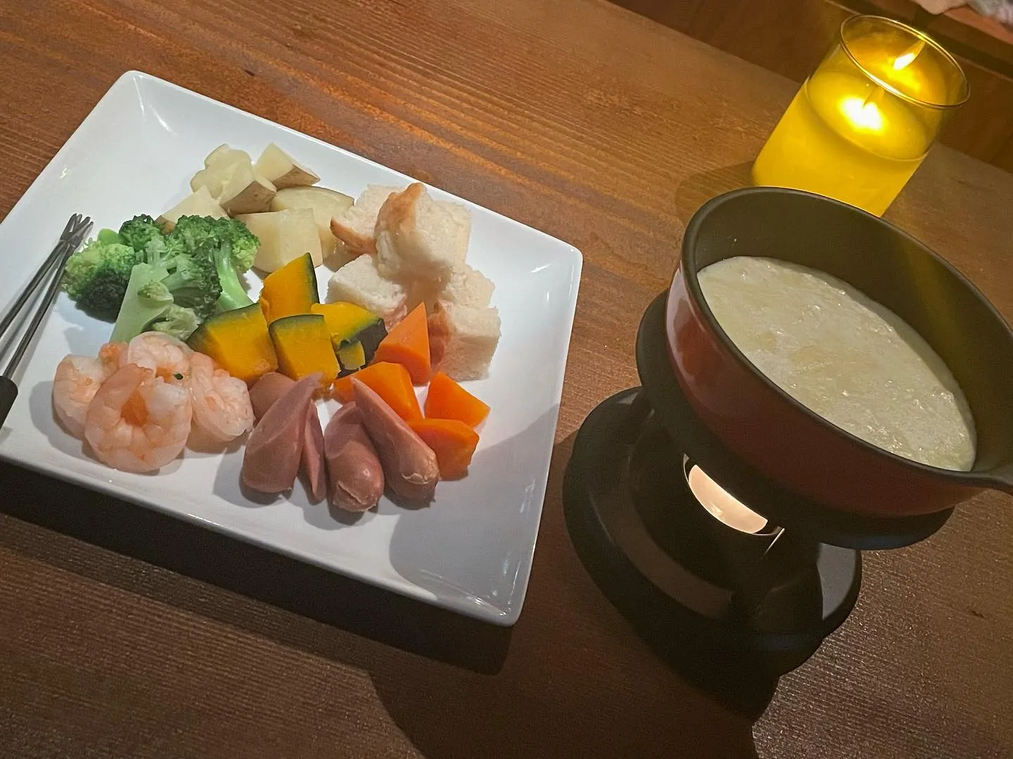 チーズフォンデュ始めました