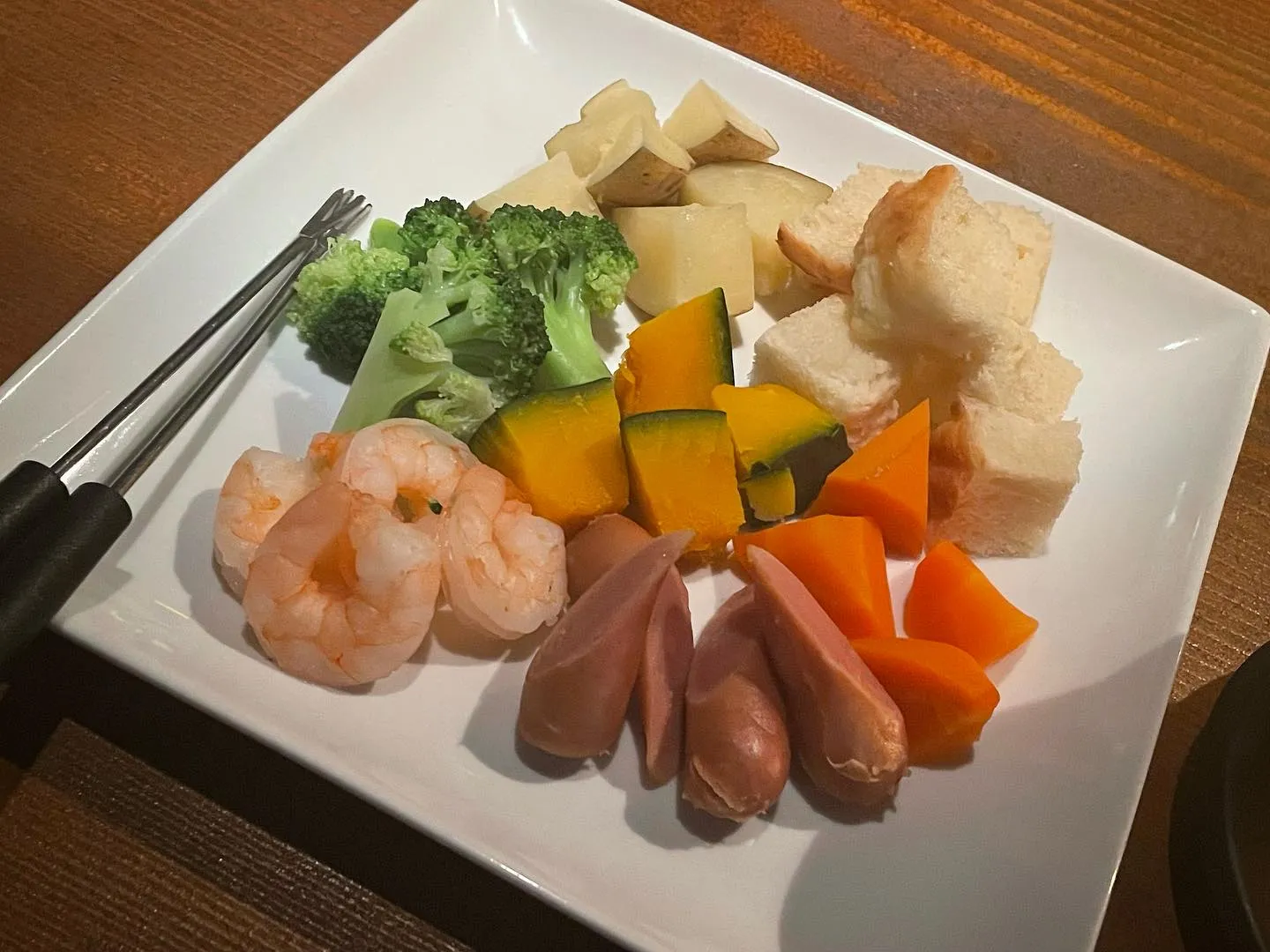 チーズフォンデュ始めました