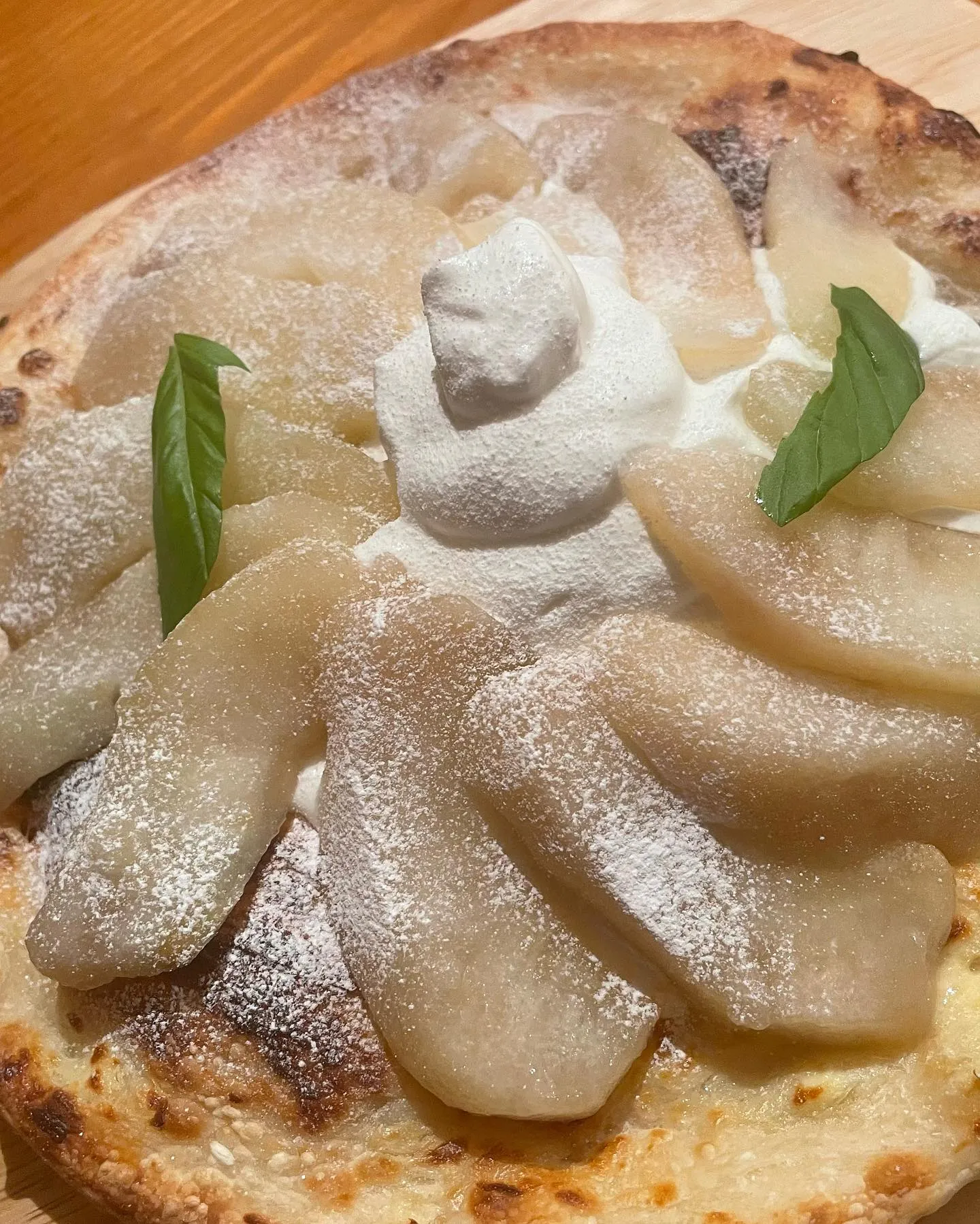 フルーツたっぷりデザートピザいかがですか？