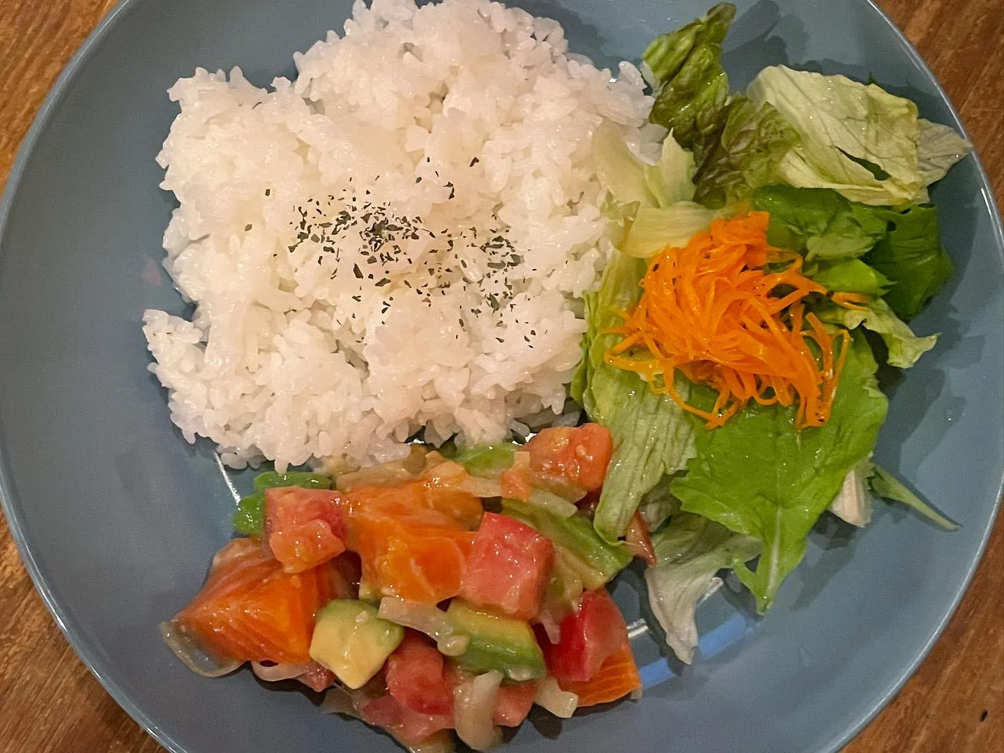 7月22日月曜日 本日の日替りワンプレートランチはサーモンと...