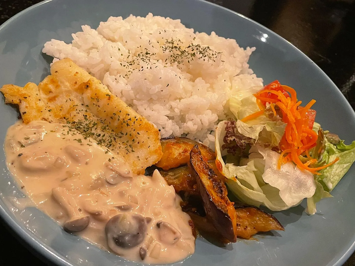 9月26日木曜日 本日の日替りワンプレートランチはカレイのム...