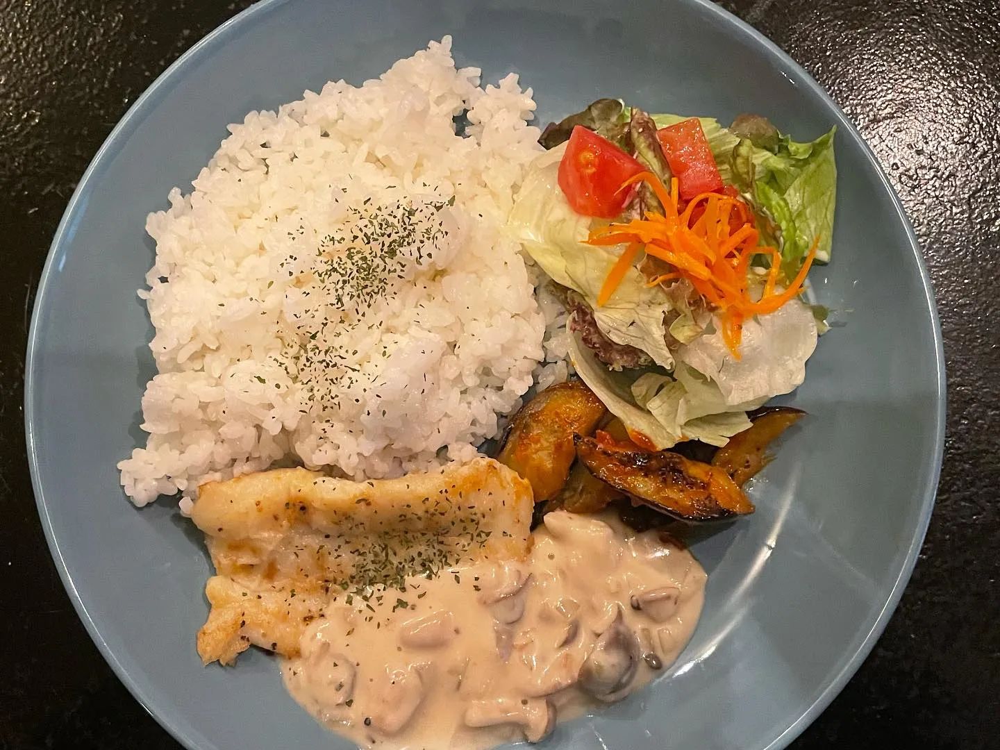 9月26日木曜日 本日の日替りワンプレートランチはカレイのム...